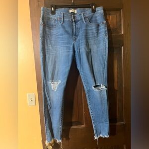 Madewell 9” High Rise Skinny Distressed Jeans in light/medium Wash - size 32P